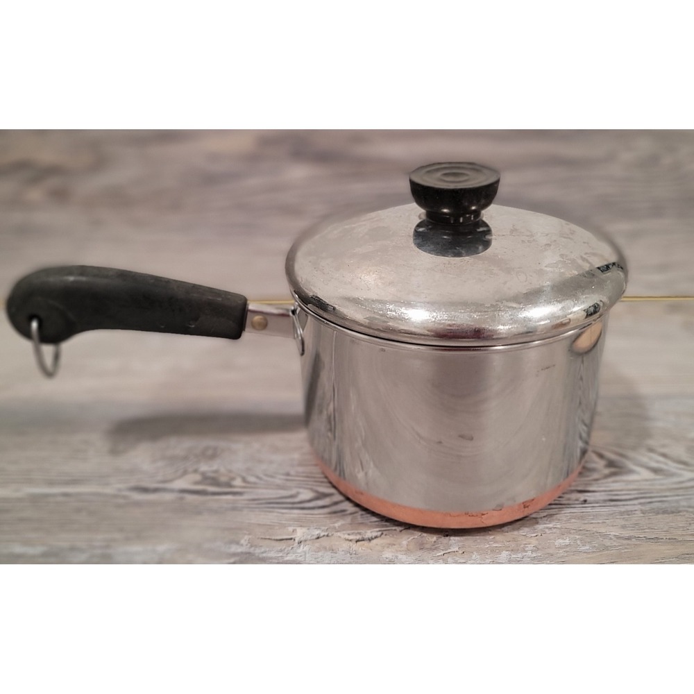 Vintage Revere Ware 2qt Sauce Pan W/ lid great condition Made in the USA